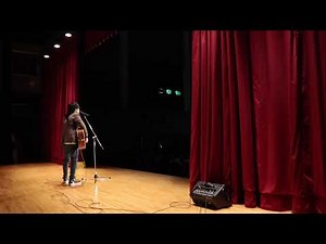 女子校の文化祭へサプライズ登場