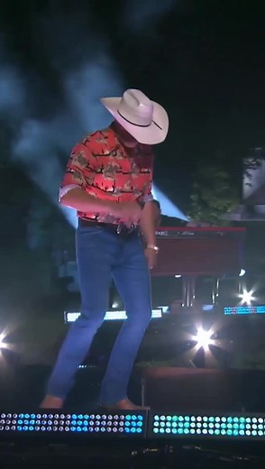 77K views · 698 reactions | There's no getting over Jon Pardi & Lauren Alaina’s 2021 #CMTAwards performance  Who do you want to see perform this year?! | CMT | Facebook