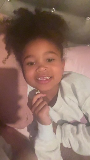 33K views · 1.3K reactions | I love that Scarlett’s school teaches her all of the songs I grew up singing! ❤️梁 #scarlettgray #teachthemyoung | ScarlettandTiania | Facebook