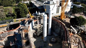 Time-lapse of the lift and installation of the two Solid Rocket Boosters (SRB) at the California Science Center as part of their future Space Shuttle Endeavour vertical display! Video courtesy of California Science Center. | NASASpaceflight.com