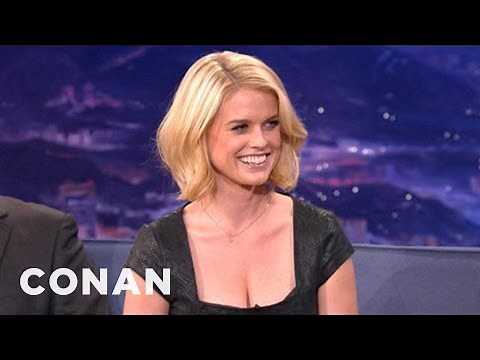 Alice Eve On Her Beautifully Mismatched Eyes | CONAN on TBS