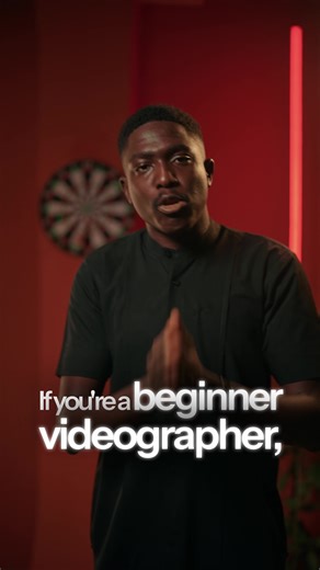 Many beginner videographers feel stuck despite constantly learning and watching tutorials. The problem isn't lack of talent—it's trying to master everything simultaneously (color grading, camera settings, sound design, business aspects) without understanding how these elements connect. We explain how confusion kills motivation and why structure matters more than raw effort. We introduce a beginner-focused videography class designed to help you understand the system behind videography so you can 