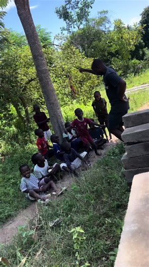 Day 2 let’s go 🇹🇿 building a a free boxing gym for the community, coming from Milton Keynes 🇬🇧 and travelling to Africa, Tanzania and the community turned out today❤️ people were just turning up on site dancing, giving drinks, and skills and good vibes- ahead of schedule let’s get it!!!