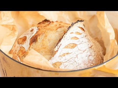 No Knead Dutch Oven Bread - Easy and Hands Off Bread Recipe for Beginners!