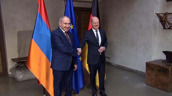 German Chancellor Olaf Scholz meets with Armenian counterpart