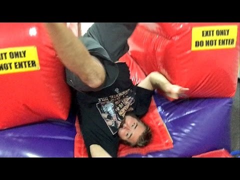 FAT MAN FALLS DOWN KIDS BOUNCE HOUSE SLIDE!