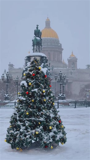 St. Isaac's square, Saint Petersburg, Russia 🇷🇺 Love this city! ❤ | St Petersburg Guide