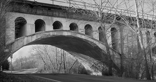 10 Haunted Roads In Indiana That'll Send Chills Down Your Spine