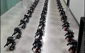 人人都想拥有一台的智能app控制，语音控制的编程机器人，乐森(Robosen）T9X星际特工机器人。