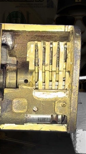 How to remove a broken key from a padlock 🔑🔥🗿