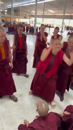 It's debate time! From October 5th to November 8th, 460 nuns and 23 teachers from 10 Tibetan Buddhist nunneries in India and Nepal gathered in the holy city of Bodh Gaya for one month of intensive training in monastic debate. Monastic debate is of critical importance in traditional Tibetan Buddhist learning. Through debate, nuns test and consolidate their classroom learning. Although the nuns practice debate daily at their nunneries, the annual Jang Gonchoe debate event provides essential traini