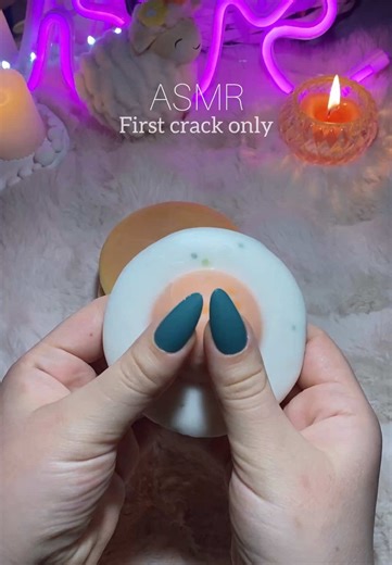 Relaxing ASMR with Wax Squishy Cracking Sounds