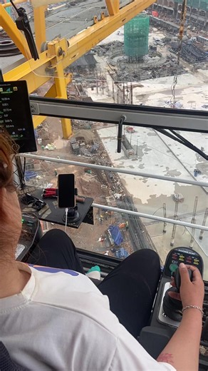 Tower crane TC 4 — Cứ thế thôi