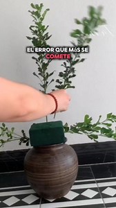 🌸 El error más común al emprender en arreglos florales es no tener una estrategia. 🚫 Muchas personas confían solo en su talento, pero sin planificación es difícil atraer clientes y generar ingresos constantes. 📉 Para un negocio exitoso, necesitas aprender sobre precios, marketing y posicionamiento. 💡 Tomar decisiones informadas desde el principio marcará la diferencia entre sobrevivir y prosperar. 💼 🌷 Si estás lista para emprender con éxito, visita el enlace en mi perfil y descubre cómo in