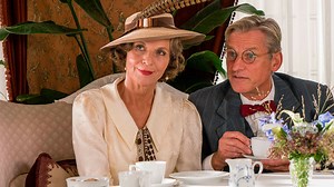 Seaside Hotel - Series 6: Episode 5 | Channel 4