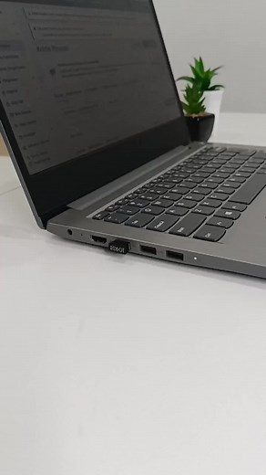 Robot USB Hub with Ethernet Adapter for High-Speed Connectivity