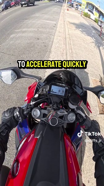 Quick Acceleration and Gear Control for Motorcycles