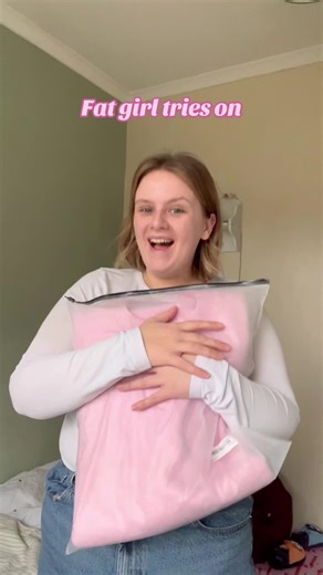 Fat Girl Tries On Cute Spring Fashion in Size 18