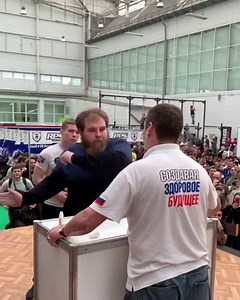 Russian slap fight 😳 (@sarychevkirill) | Simplyshredded.com | The Ultimate Lifting Experience