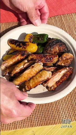 【スプレーでらくちんBBQ】「ソースの味がまんべんなく絡んで最高」「初心者にやさしい♡」BBQの裏技教えちゃいます！ / Grilled Chicken Wings with Spray Sauce