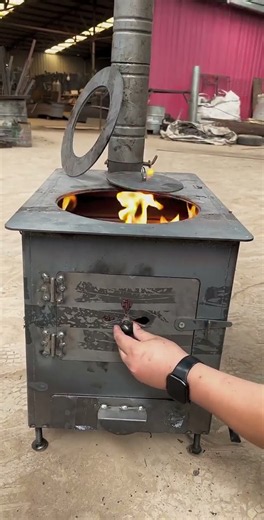 🔥 Industrial Wood-Fired Heating Stove in Action! ⚙️ Powerful Fire & Smart Design 🔥