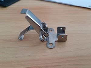 [Hot Item] Industry Staple Metal Clasp Stainless Steel Toggle Latch with Wings and Base