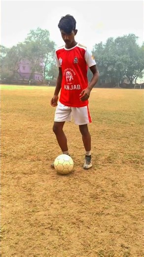 Amazing skills tutorial 🔥⚽🤯? #footballskillschallenge #viral #trending #soccer #football #shorts