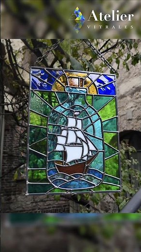 Ernesto comparte su experiencia creando un vitral emplomado con un diseño único...