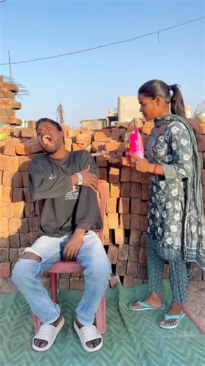 Cheeky, cheeky ￼😫👀 #shorts #funny #comedy #funnyshorts #youtubeshorts #trendingshorts