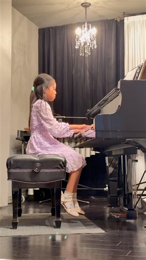 🎹 First Piano Recital – “Copycat” | Proud Beginner Performance