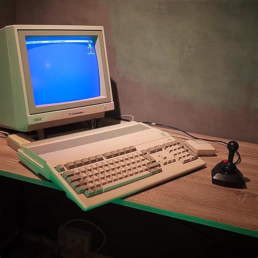 The classic Commodore Amiga 500 with a Commodore 1084 monitor is such a nice looking combination 🕹️❤️ Did anyone else here have this setup? | BadgerPunch Games