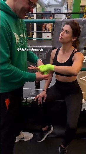 L'allenamento davvero "intenso" di Elisabetta Canalis 🤣🤣