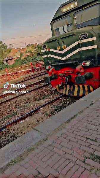 Stunning Train View Experience for Enthusiasts