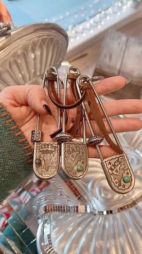 Sterling Keychains 😍 #cowboyapproved #rodeotime #westernhomedecor #westernhomedecor #sonoraca #westernfashion