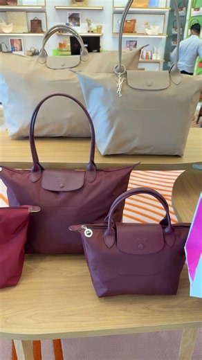 Longchamp Le Pliage Pomegranate vs Burgundy #new #longchamp #handbags #burgundy #bags #comparison