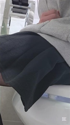 치마 입고 변기 방귀