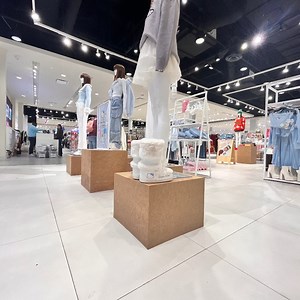 Forever 21 x Hello kitty Moon Boots