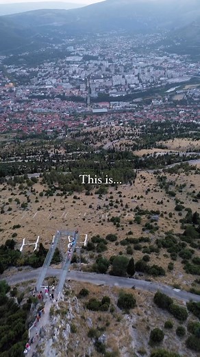 This is Fortica, Mostar 📍 You’ll get the best view of Mostar on the mountain Fortica. It’s easy to get there by car & just 10-15 minutes away from the center. ✨ There is a café where you can enjoy coffee with this beautiful view & zip-lining to the next mountain is possible if you are adventurous 🙌🏼 🌆 #bosnia #bih #bosnaihercegovina #summerinbosnia ##balkantravel #balkan #beautifuldestinations ##beautifulview #mountainviews #mostar #mostarbridge #fortica #mostargençlik #visitmostar #visitbos