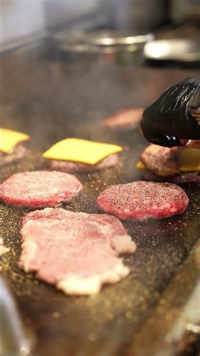 【肉たっぷり】ハンバーガーをビルドし続ける繁盛店の厨房 #東京 #ハンバーガー #港区 #グルメバーガー