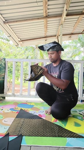 Tanjak Harimau Berantai: Busana Rakyat yang Unik
