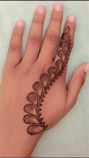 New Gorgeous Leaf 🌿 Mehandi Design #shorts #mehndi