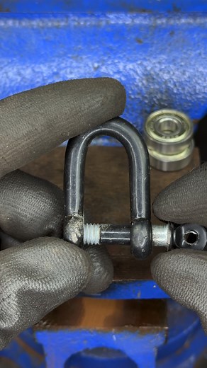 2.7K views · 25 reactions | Turn a shackle and two bearings into a simple pulley – quick and clever DIY hack! | Turbo Tips | Facebook