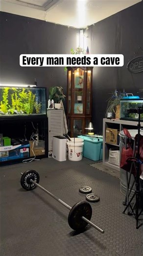 Building the Ultimate Fish Room Man Cave #fishroom #fishkeeping #fishtank #mancave #fishaquarium