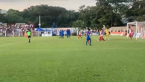 Aquí te compartimos el gol de Eddie Hernandez que deja con ventaja al CSD MUNICIPAL ante Mictlán en las llaves de los CUARTOS DE FINAL del Torneo Apertura 2025-2026. Se define en la vuelta. Miércoles 10 a las 8 de la noche. Boletos disponibles vía internet. Edición Central. Rojomania.com estas a nivel de gramilla. | Rojomania.com