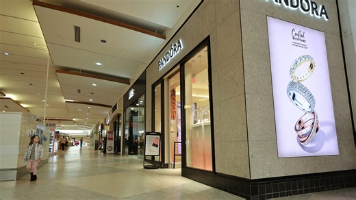 Last-minute gift shopping? Here's what time MA malls close on Christmas Eve