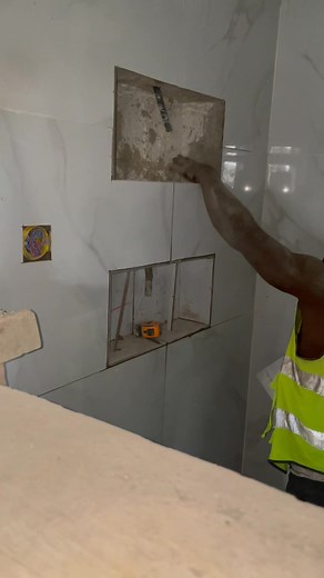 Pose de carrelage d’une salle de bain moderne en cour…., | Faso carrelage & finition SARL