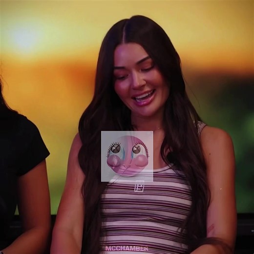 Christina Ottrando & Amber Lawes: Phone a Friend Moment