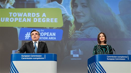 Vidéo. Bruxelles dévoile les plans d'un diplôme européen, mais peine à en expliquer les raisons