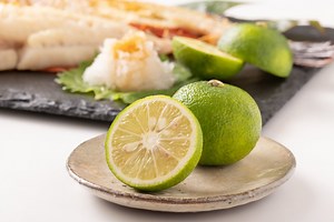 Mieux que le citron : le sudachi arrive en France et s’annonce déjà comme une star du potager