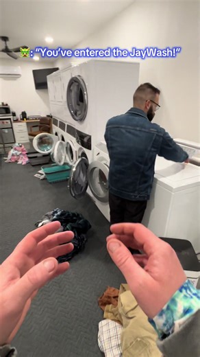 🧚‍♂️I’ve been playing this game for years and tbh I still haven’t figured it out. #pov #simulator #bekindmakebubbles #gamer #bubblism @JayWash Laundry